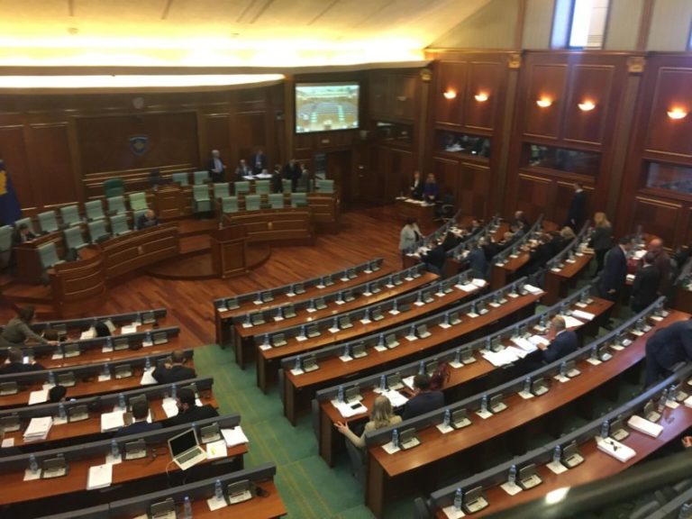 Miratohet rezoluta për gjenocidin serb në Kosovë