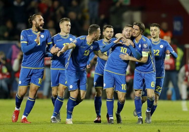 Kosova e mbushur me futbollistë nga Zvicra
